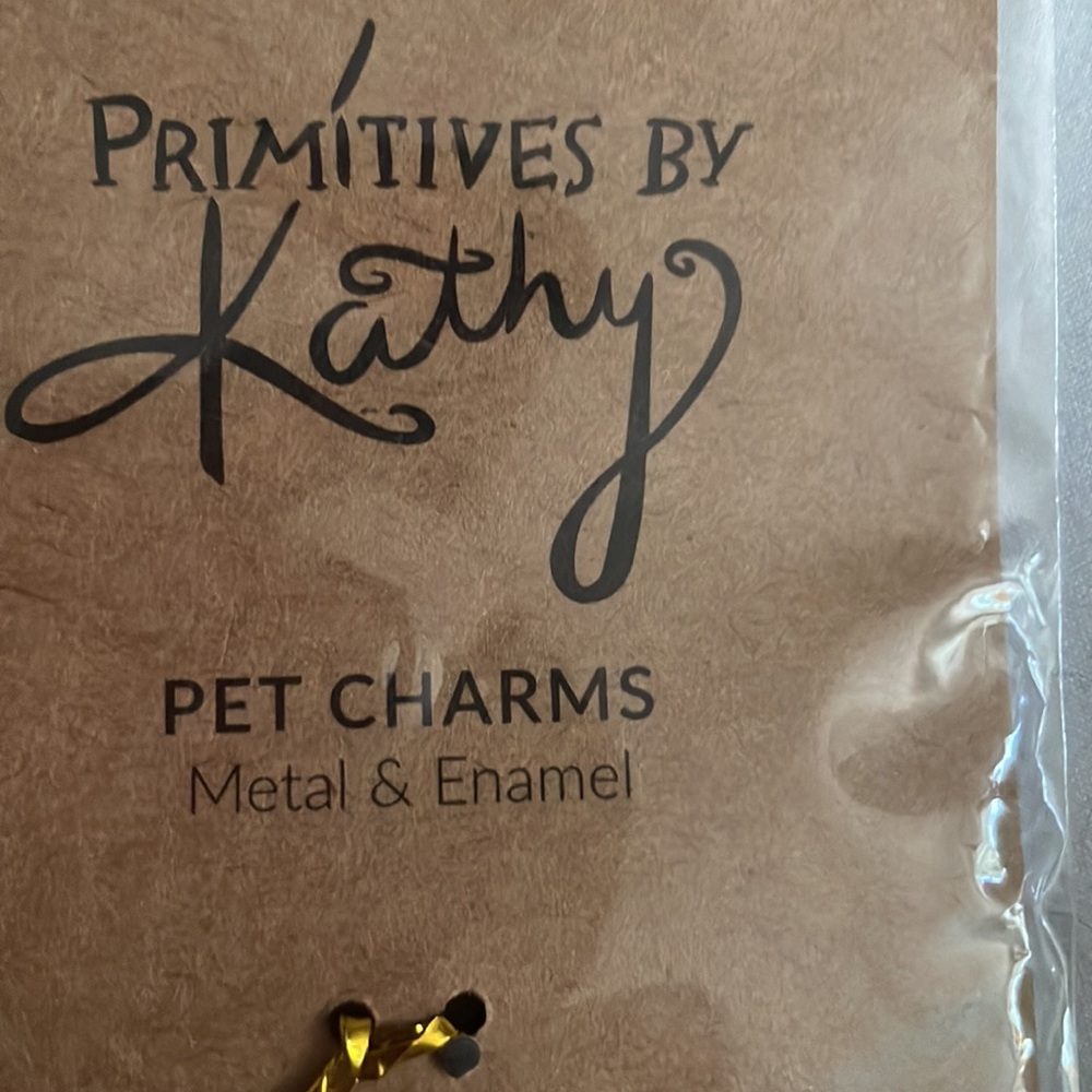 Dog charm. New, Primitives by Kathy, metal & enamel. “I’m a lover, not a biter” - Picture 3 of 4